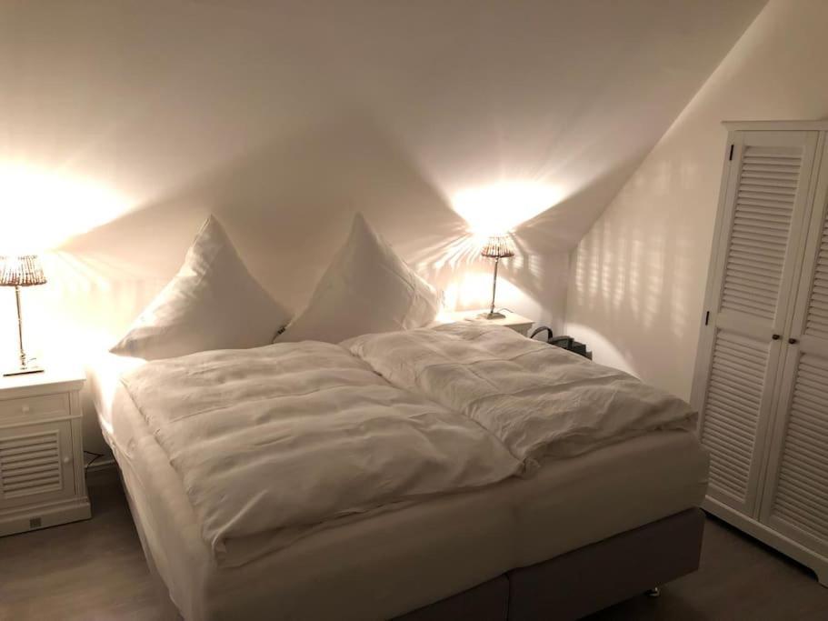 Reetdachhaus Seasons Mit Kamin & Sauna Groß Schwansee 外观 照片